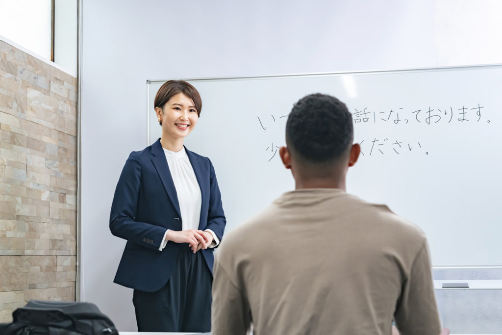 外国人向け新入社員研修・ビジネスマナー研修